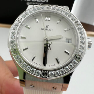 AAA Replica Hublot Classic Fusion 582.NX.2610.RX.1204 33MM HB Factory White Strap Woman Watch | aaareplicawatches.is