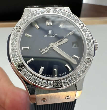 AAA Replica Hublot Classic Fusion 33MM Quartz Movement HB Factory Diamond Bezel Woman Watch | aaareplicawatches.is