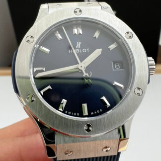 AAA Replica Hublot Classic Fusion 581.NX.7170.RX 33MM Quartz HB Factory Rubber Strap Woman Watch | aaareplicawatches.is